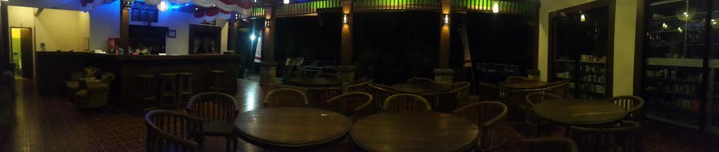 Coral Beach Pizza Cottages Gili Trawangan Exterior photo