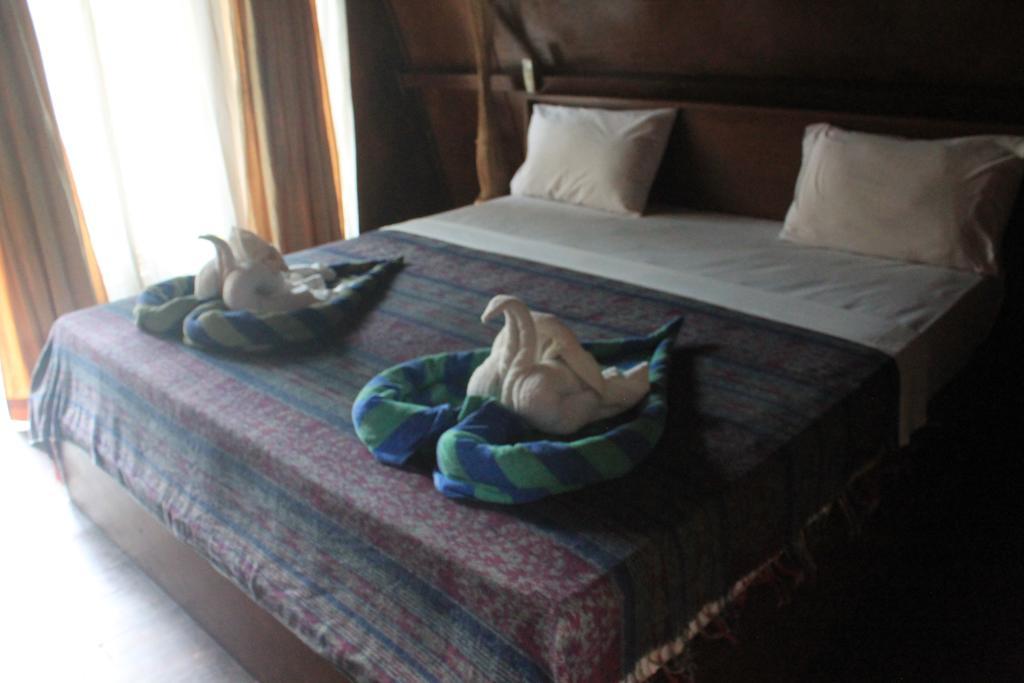 Coral Beach Pizza Cottages Gili Trawangan Exterior photo